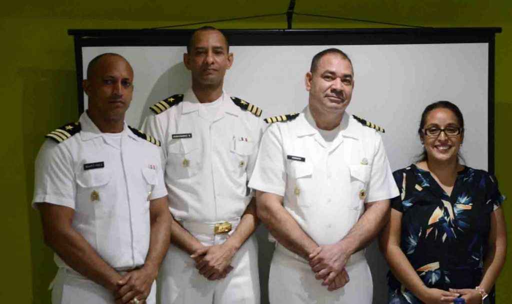 Armada Dominicana y Asociación de Acuáticas