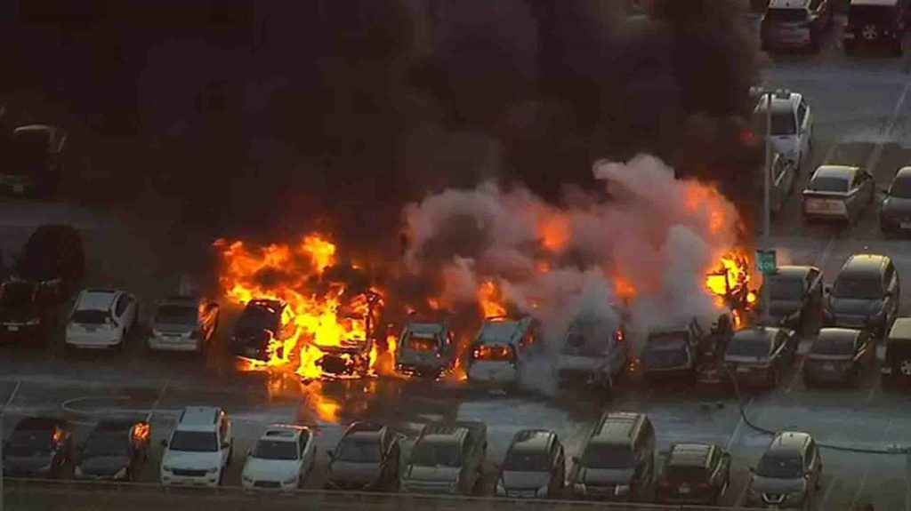 autos se incendiaron aeropuerto Newark
