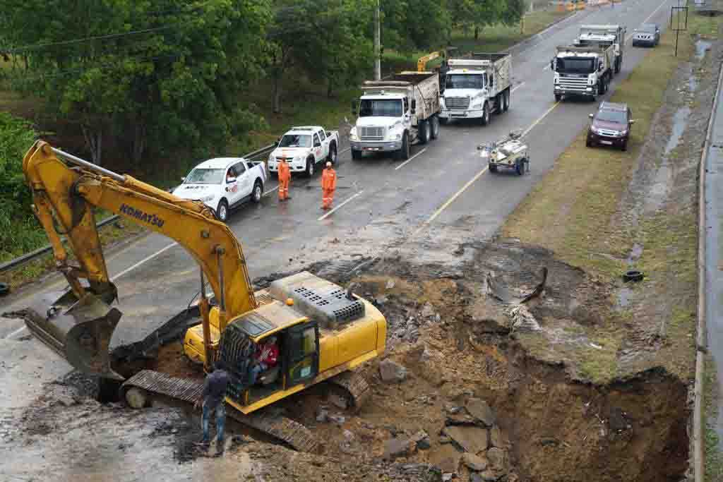 Autopista Duarte reparacion