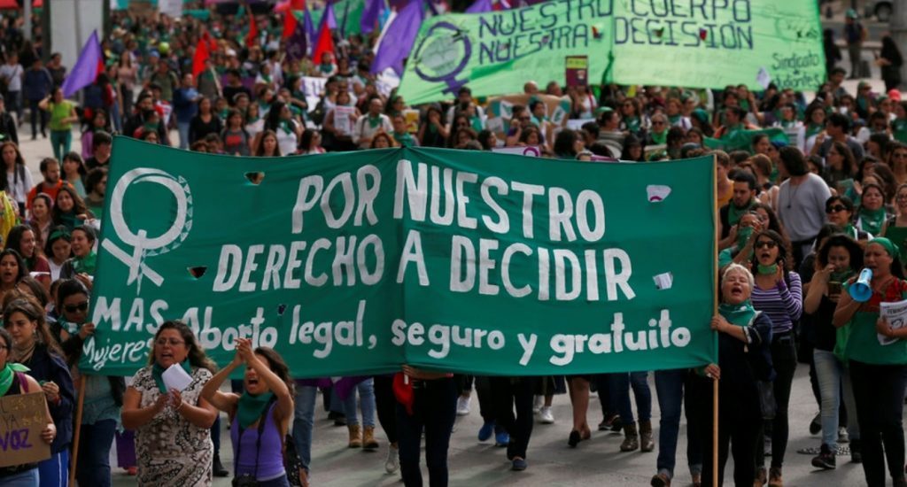 Mujeres se manifiestan en México y exigen legalizar el aborto en todo el país