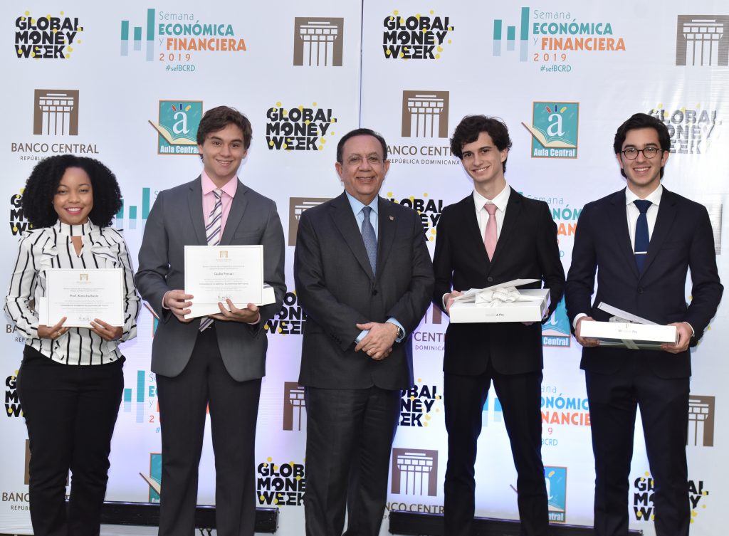 Banco Central entrega premios Economistas del Futuro