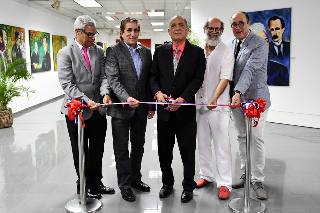 José Núñez Víctor Polanco Silvio Durán José Mercader y Reynaldo Peguero en la inauguración de la exposición de Don Juan Bosch