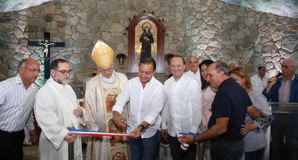 Abel Martínez inaugura Gruta de Santa Rita