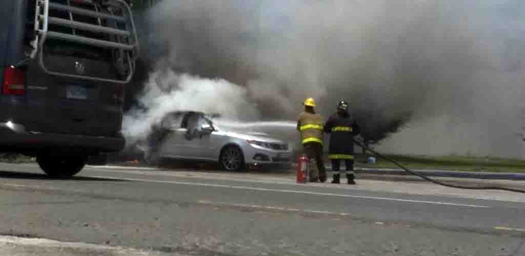 vehículo incendiado Bonao