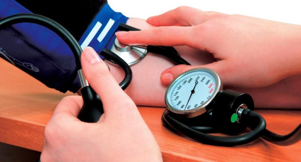 Hipertensión y diabetes mal tratadas afectan a la memoria dice especialista