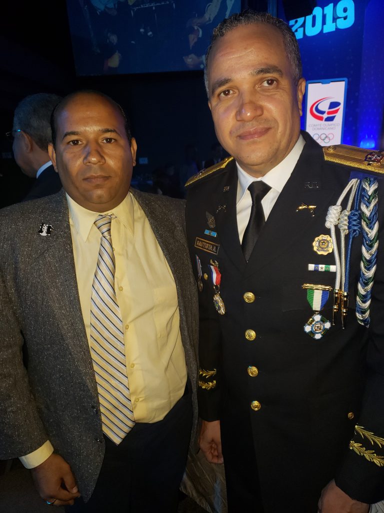 Lic. Braulio Ramírez junto al Director de la Policía Nacional Mayor General Ing. Ney Aldrin Bautista Almonte. e1569275932443