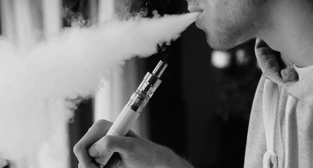 Reportan tercera muerte en EEUU vinculada a cigarrillos electrónicos