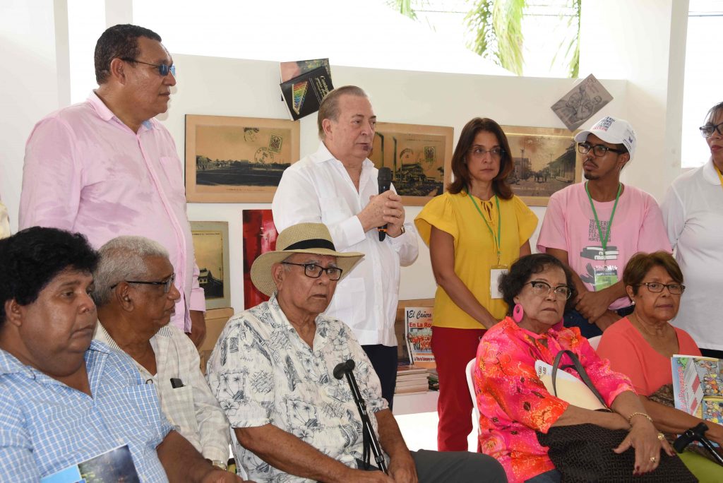El arquitectoEduardo Selman destaca el éxito del evento literario y agradece el respaldo delas autoridades de la Provincia Monte Plata 2