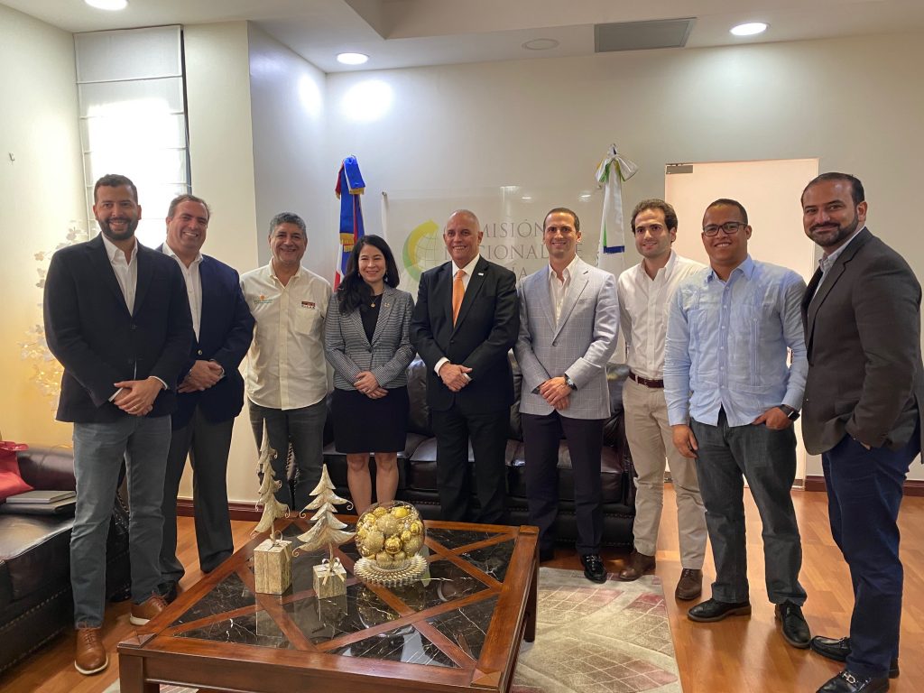 Asofer pide fortalecer alianza pública privada para impulsar energía renovable Ángel Canó director de la CNE recibe a los miembros de Asofer