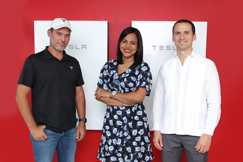 Eduardo Mejia representante de Tesla