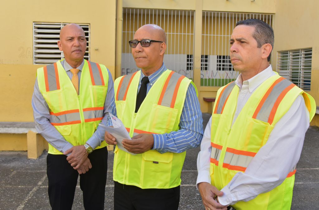 Ministerio de Educación realiza acto oficial de la Semana de Simulacros Escolares en Escuela República de Chile Foto Simulacro Escuela Chile