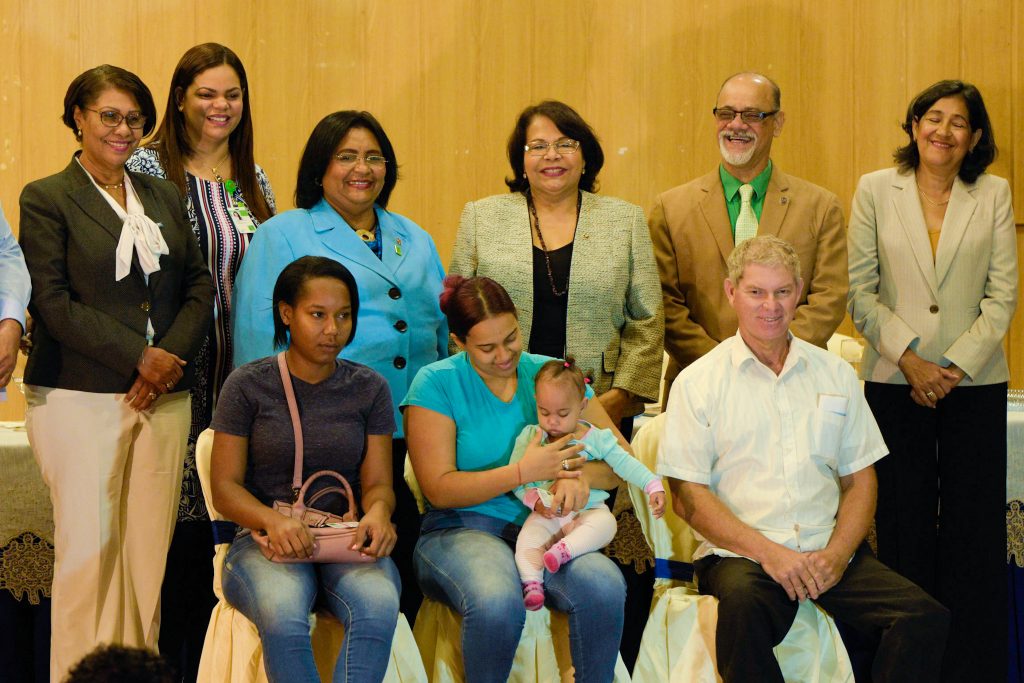 UASD y SeNaSa carnetizan estudiantes