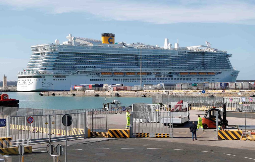 crucero con 7.000 personas