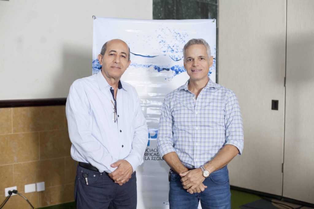 Asociación Purificadoras de Agua elige nuevo consejo directivo Bernardo Bretón y Moisés Muñiz.