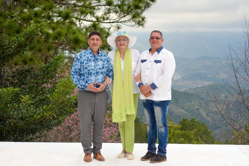 Celebran con éxito Segunda Versión del Festival del Cerezo en San José de Ocoa Bismarck Morales Haydée Benoit y Junior Jorge