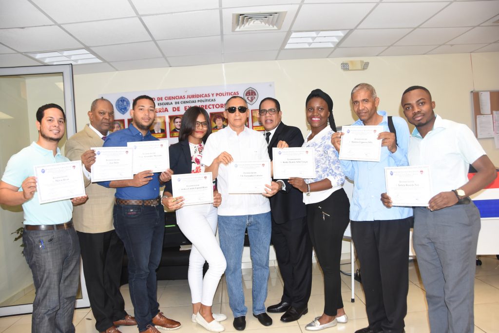 Escuela de Ciencias Políticas UASD reconoce estudiantes por el Mérito Académico 2019-20 Escuela de Ciencias Políticas UASD reconoce estudiantes