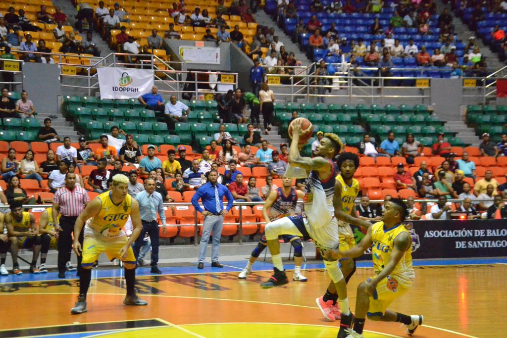 Liz y Galloway llevan a Pueblo Nuevo recuperar la supremacía  del Basket Superior de Santiago Liz y Galloway