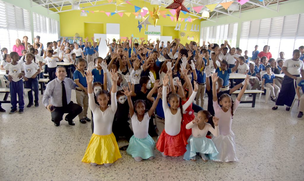 MINERD celebra con júbilo y colorido actos Día Nacional del Estudiante MINERD celebra con júbilo y colorido actos Día Nacional del Estudiante