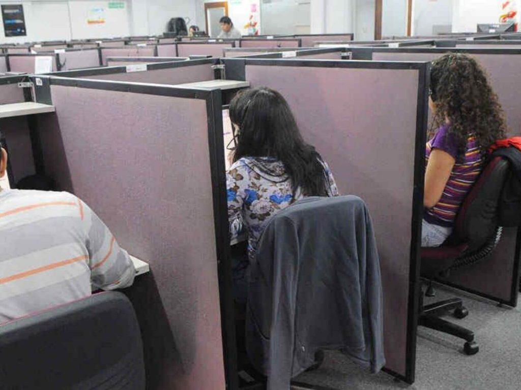 Empleados de call center denuncian empresas no cumplen medidas del Ministerio de Trabajo por COVID-19 Empleados de call center denuncian empresas