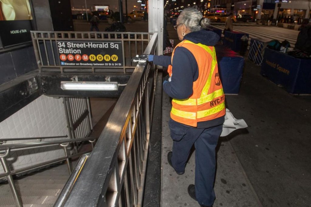 La MTA inicia limpieza trenes NY