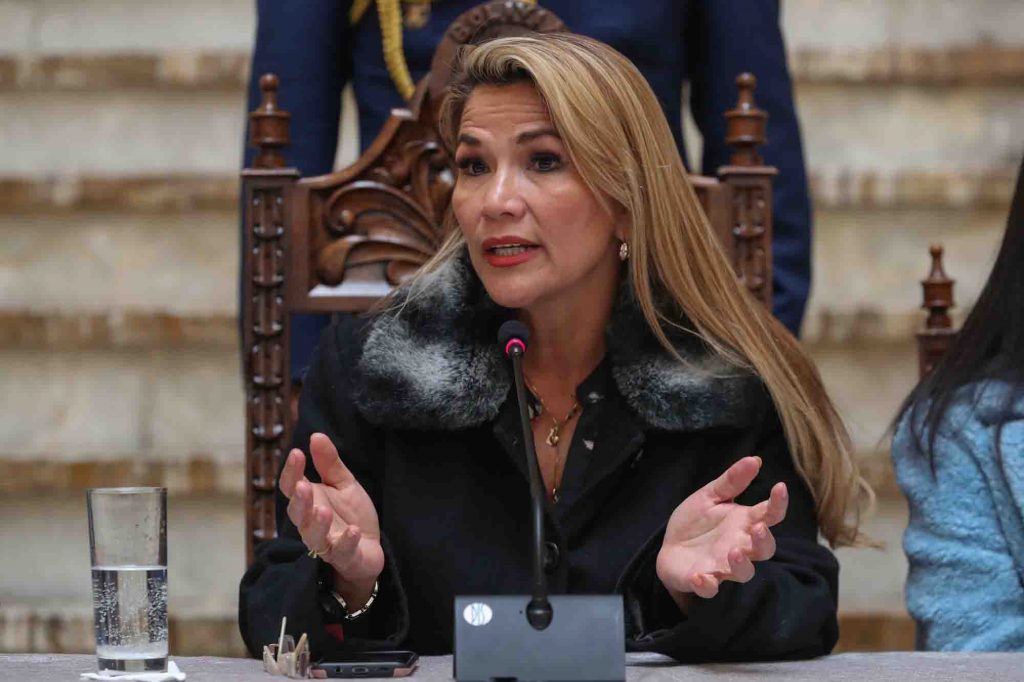 Presidenta de facto de Bolivia Jeanine Áñez tiene coronavirus Jeanine Áñez