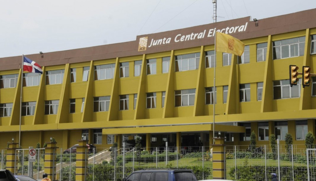 Si quieres aspirar a miembro de la JCE, esto es lo que debes hacer 10A El País 17 1p02 1068x612 1 large