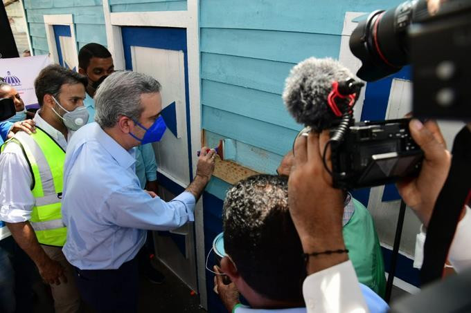 Plan Dominicana se Reconstruye se hará con una inversión de RD$1,900 MM y generará 6,800 empleos Abinader promete pensiones large