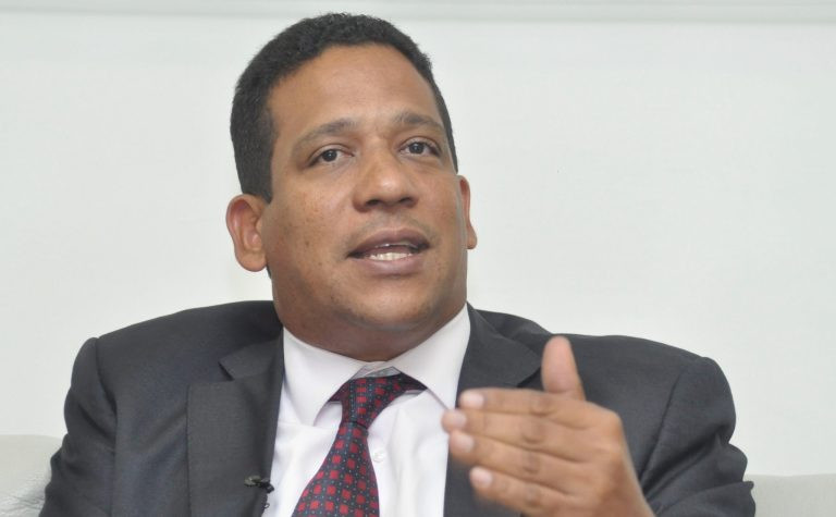 Funcionarios deben inhabilitar su Registro de Proveedor del Estado Carlos Pimentel scaled 1 large