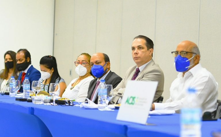 Director de la DGII sostiene encuentros con representantes de sectores productivos del Cibao DGII