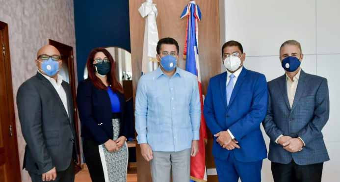 David Collado acuerda nueva agenda de trabajo institucional con Adompretur en temas de prensa y turismo David Collado y Adompretur large