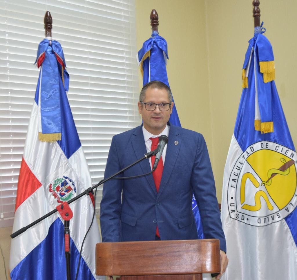 Dr. Ángel Nadal Escuela Odontología UASD 1 large