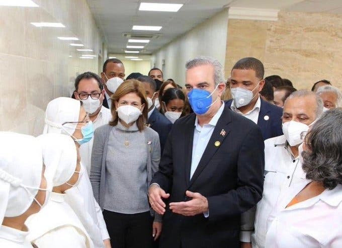 Abinader garantiza terminación de Hospital Regional Universitario José María Cabral y Báez EhrDTpBXkAIU0Io large