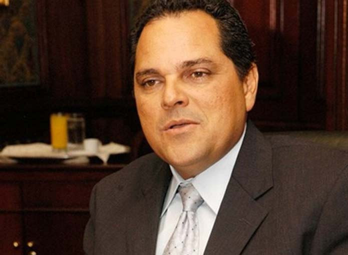 Pica y se Extiende Junior Noboa large