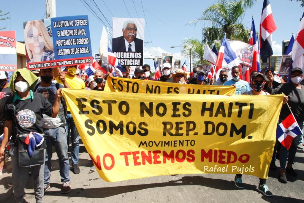 Valverdenses marchan contra la haitianización del Territorio Dominicano Marcha large