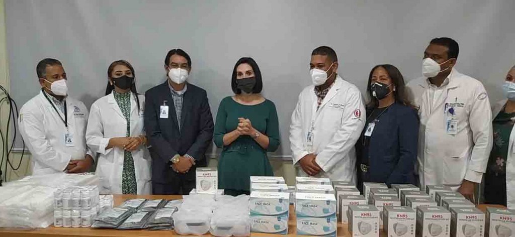 Raquel Arbaje visitó al director del hospital large