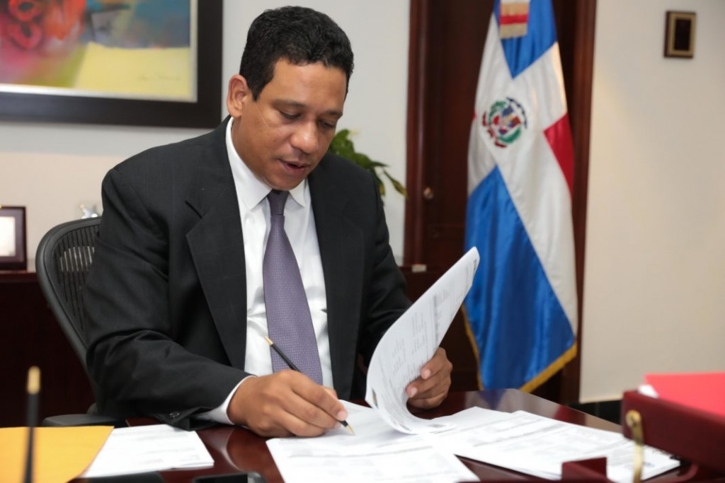 Sr. Pimentel 1 1068x712 1 large