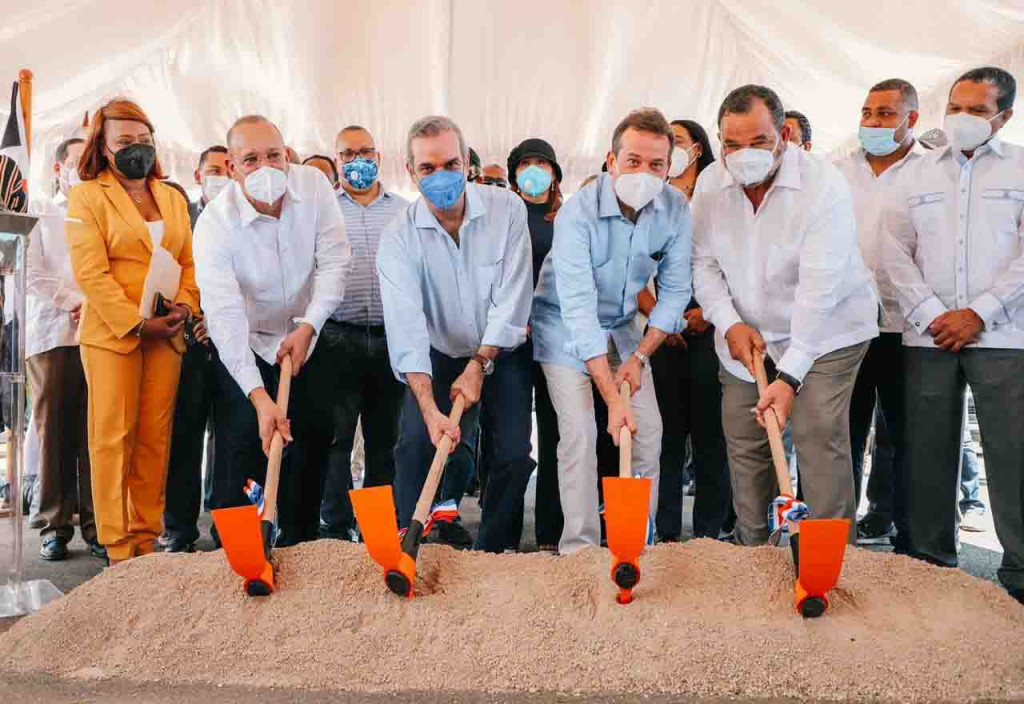 MICM busca relazar sector de Zonas Francas en el país abinader e Ito Bisonó large