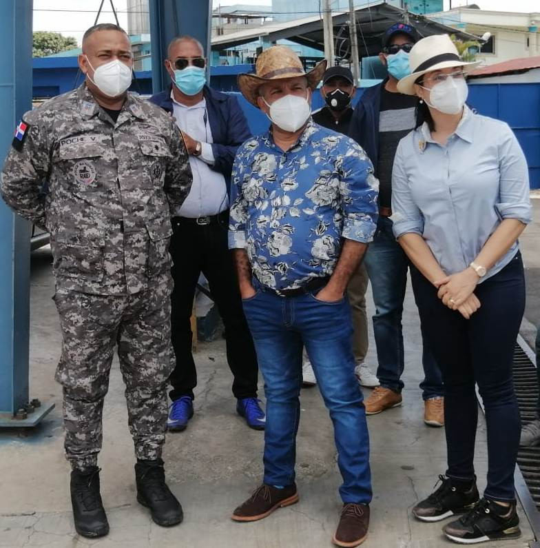 La Líder comunitaria Eraleisy Vásquez continúa hombro con hombro apoyando al Senador de Bonao eraleisy maimon large