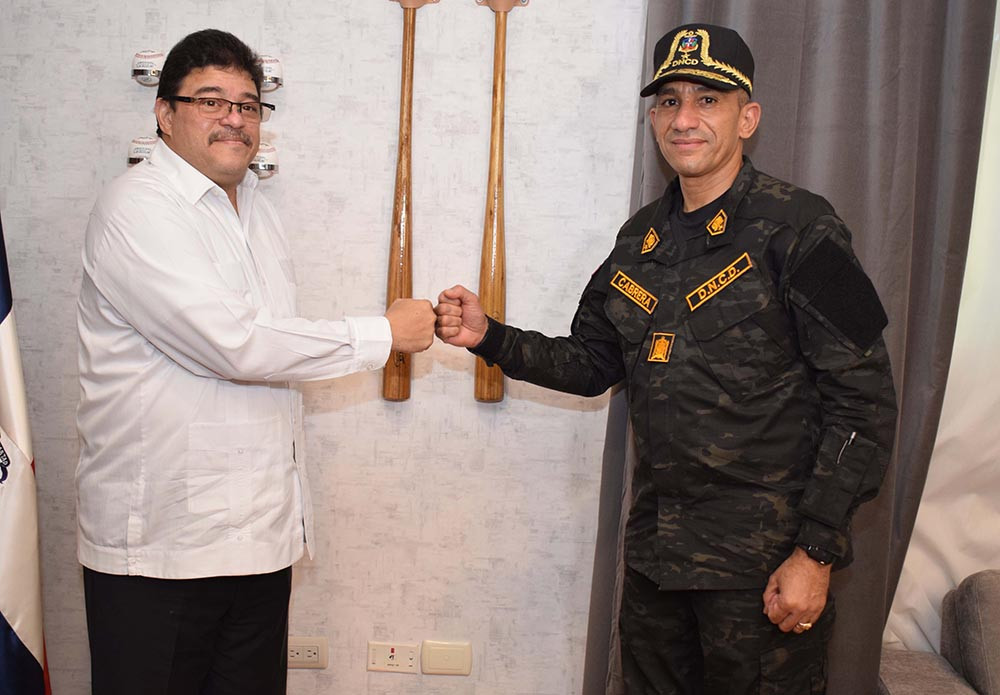 visita jefe dncd al ministro 04 large