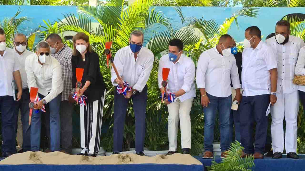 Abinader inaugura trabajos iluminación carretera Cabarete Sosúa large
