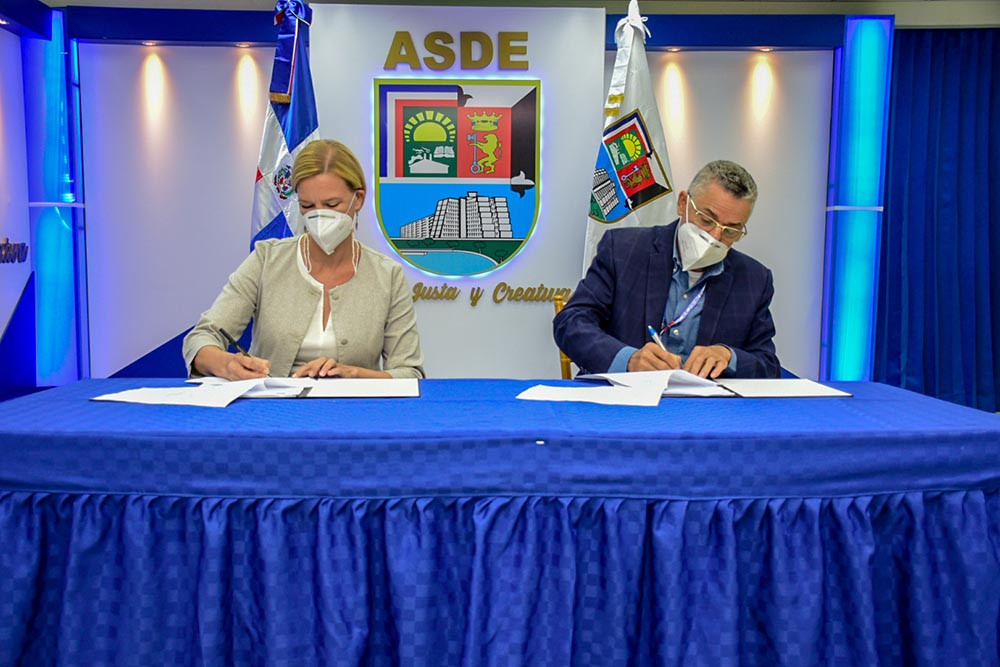 Ayuntamiento Santo Domingo Este y PNUD firman acuerdo impulsará recuperación socioeconómica del municipio Ayuntamiento Santo Domingo Este y PNUD firman acuerdo impulsará recuperación socioeconómica del municipio