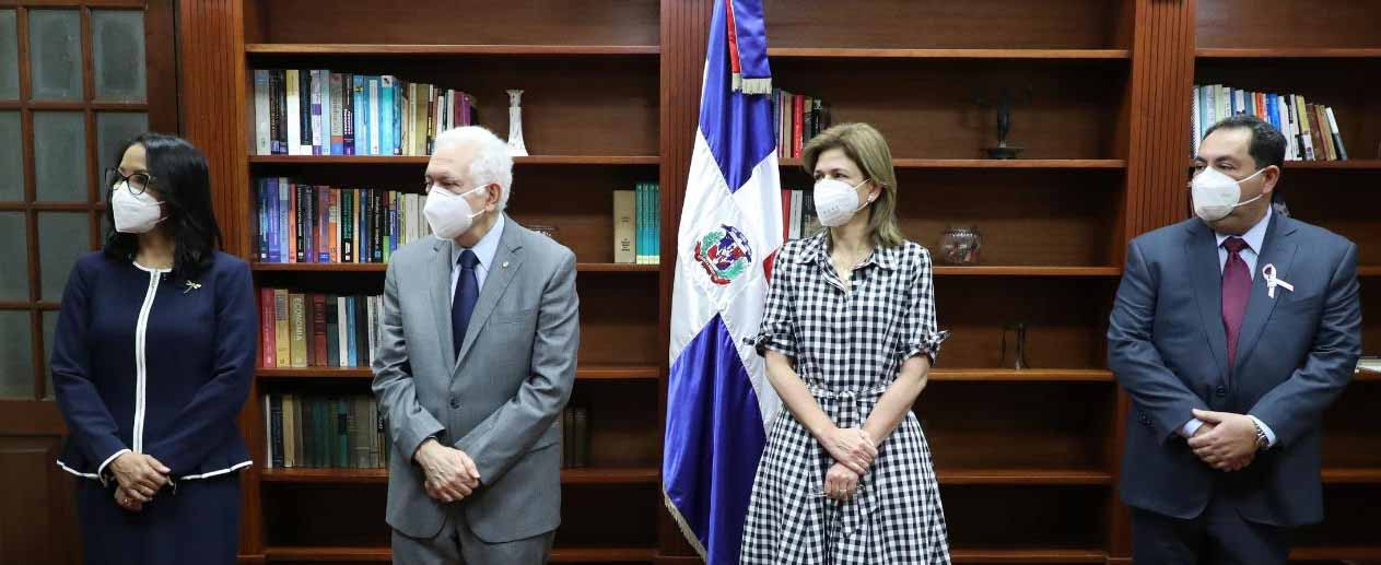 BHD León dona ventiladores al Gabinete de Salud
