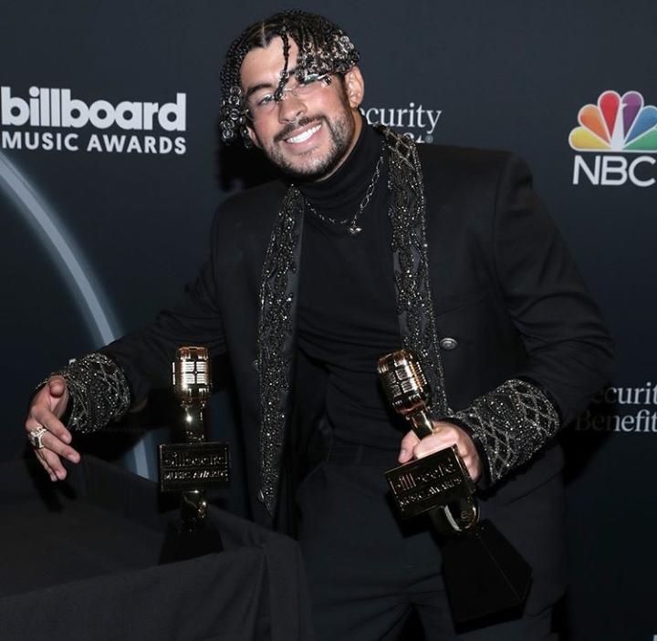 Bad Bunny Gana Premio «Mejor Artista Latino» En Los Billboard 2020 El