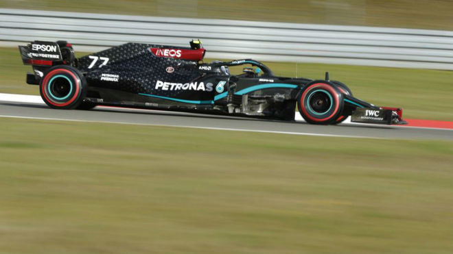 Bottas le arranca la tercera pole a Hamilton large