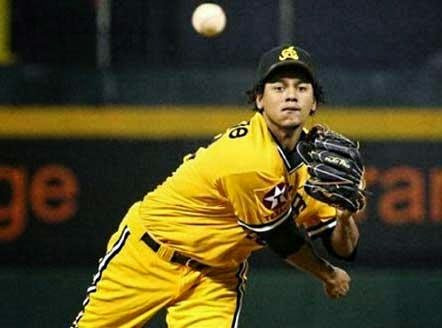 Carlos Martínez large
