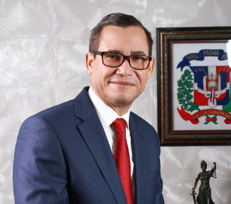 Eddy Olivares a la Junta Central Electoral (JCE) Eddy Olivares