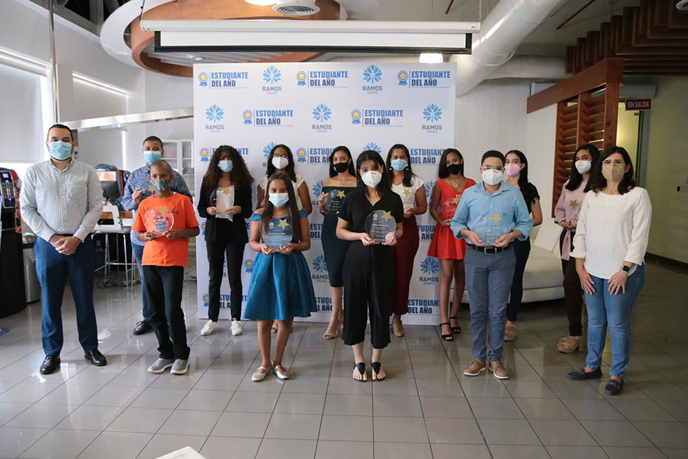 Grupo Ramos premia la excelencia académica de los hijos de sus colaboradores