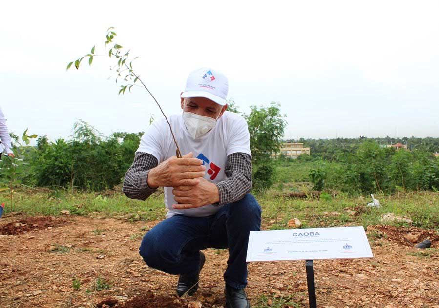 Isidro Torres exhorta a cuidar el medio ambiente large