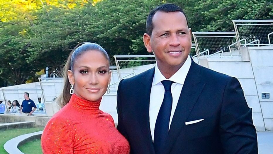 Alex Rodríguez, incómodo ante el compromiso de su ex Jennifer Lopez con Ben Affleck Jennifer López y Alex Rodríguez large