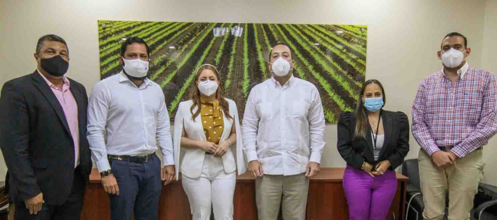 Jorge Casado Arturo Bisonó Gloria Reyes Carlos José Then Madelen Diaz y Fabio Arzeno large